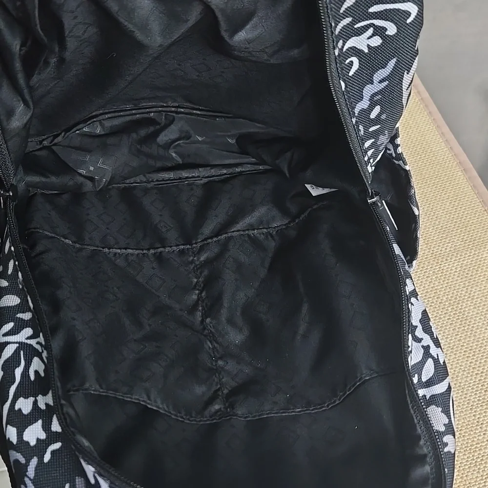 Vera Bradley Monochrome Paisley Backpack EUC